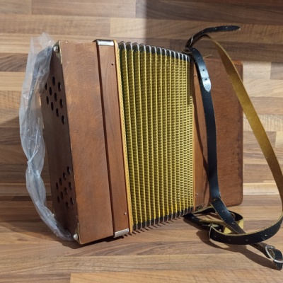Dřevěný akordeon (harmonika, heligonka) Hohner