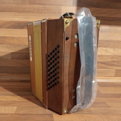 Dřevěný akordeon (harmonika, heligonka) Hohner