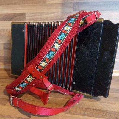 Heligonka (harmonika,akordeon) Hohner, celodřevěná
