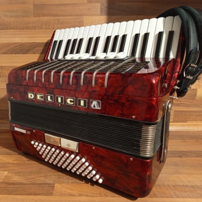 Akordeon (harmonika, heligonka) Delicia Arnaldo