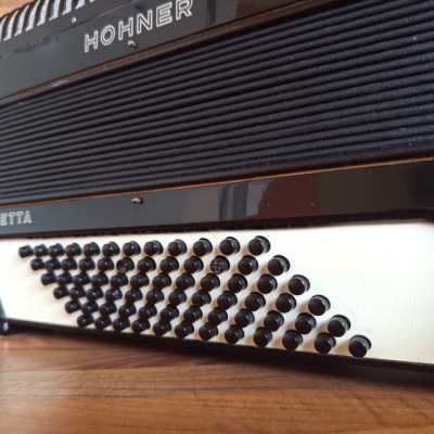 Akordeon (harmonika, heligonka) Hohner 72