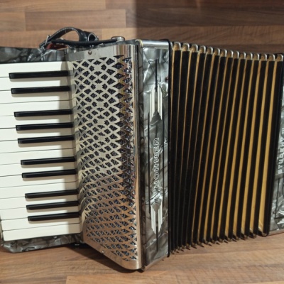 Akordeon (harmonika, heligonka) Hohner 