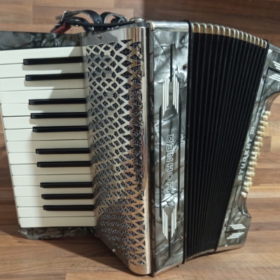 Akordeon (harmonika, heligonka) Hohner 