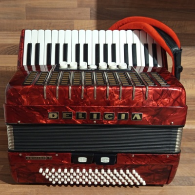 Akordeon (harmonika, heligonka) Delicia Arnaldo
